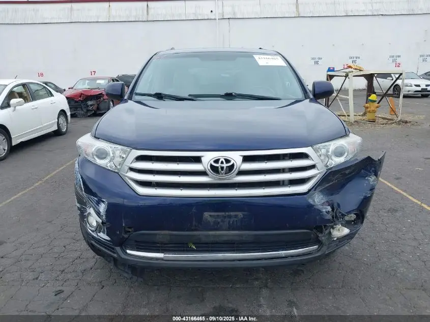 2011 TOYOTA HIGHLANDER BASE V6