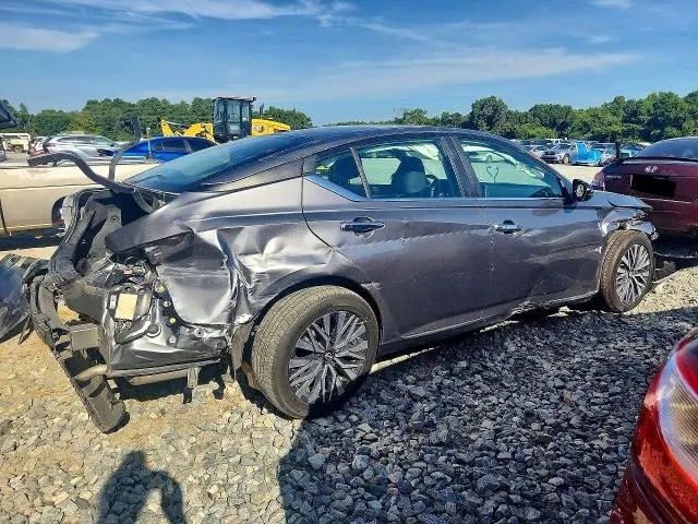 2023 NISSAN ALTIMA SV  
