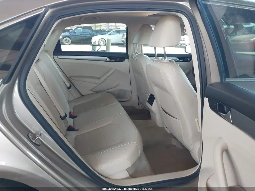2015 VOLKSWAGEN PASSAT 2.0L TDI SE