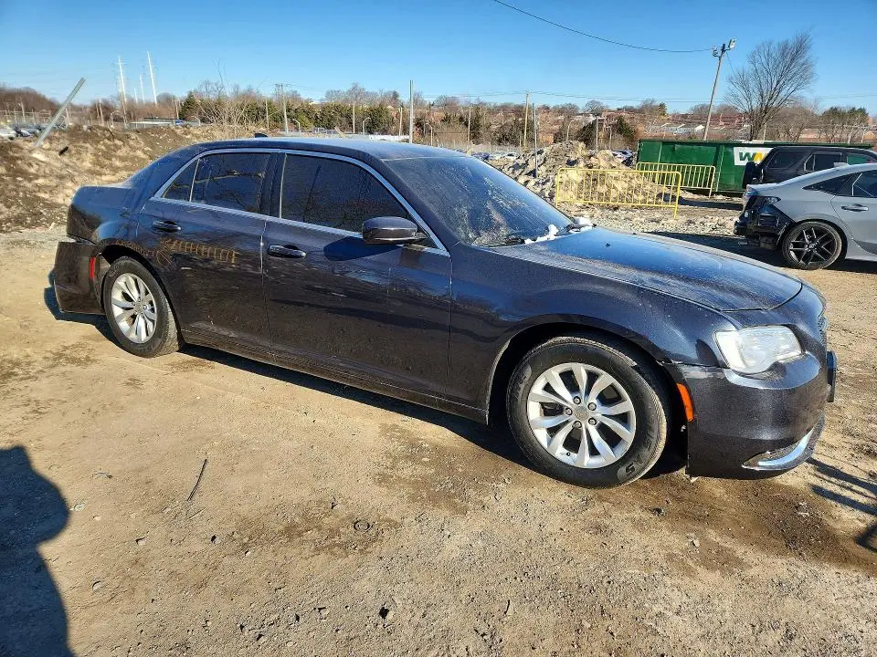 2016 CHRYSLER 300 LIMITED  