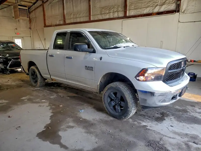 2015 RAM 1500 SLT  
