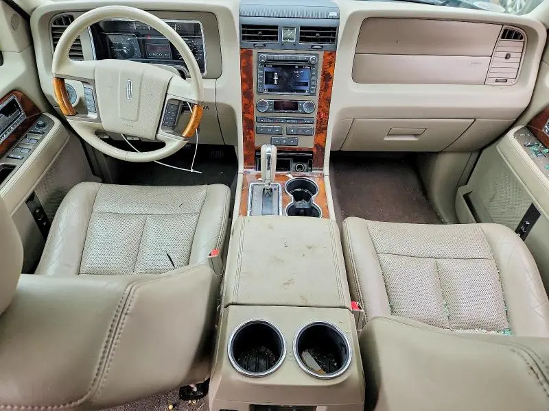 2011 LINCOLN NAVIGATOR   