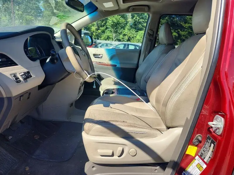 2012 TOYOTA SIENNA XLE 8-PASSENGER  