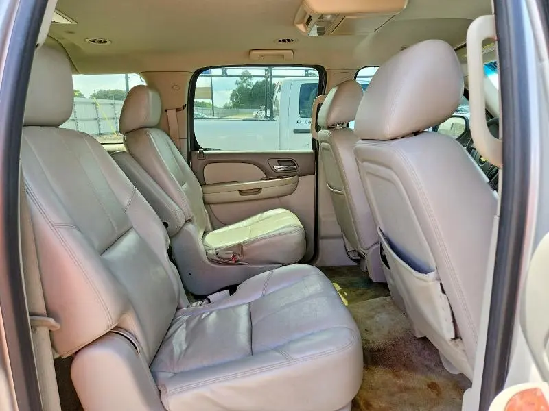 2011 CHEVROLET SUBURBAN C1500 LT  