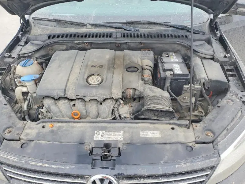 2013 VOLKSWAGEN JETTA SE  