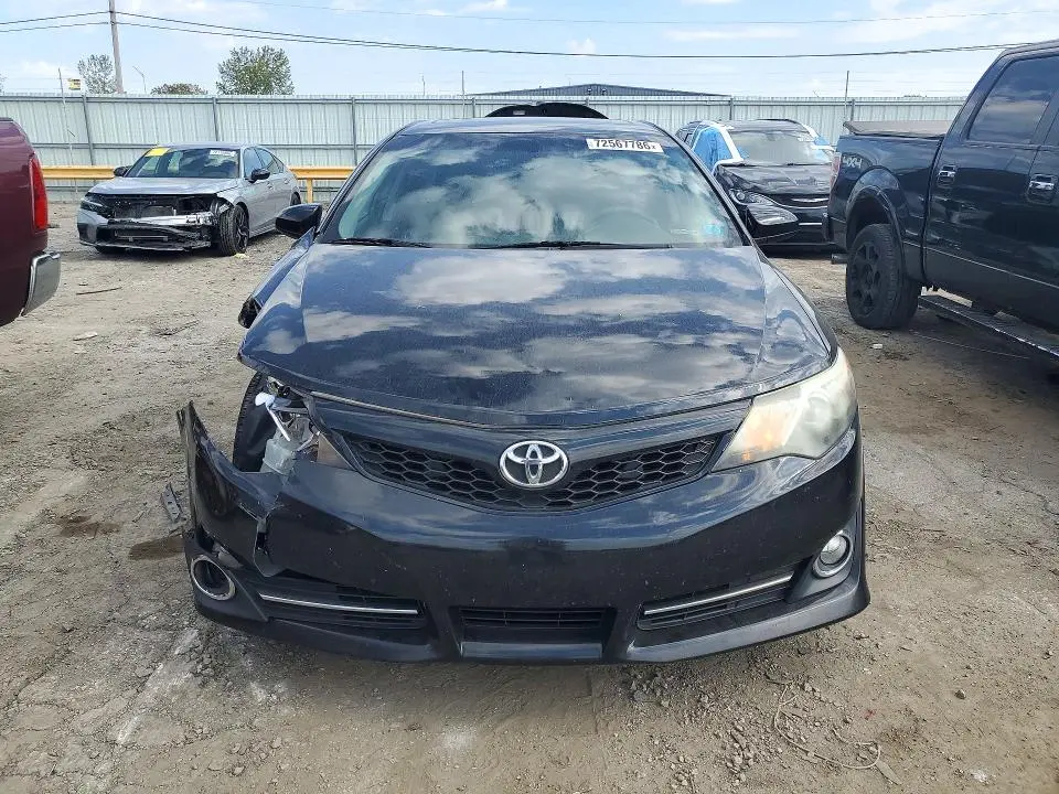 2013 TOYOTA CAMRY SE  