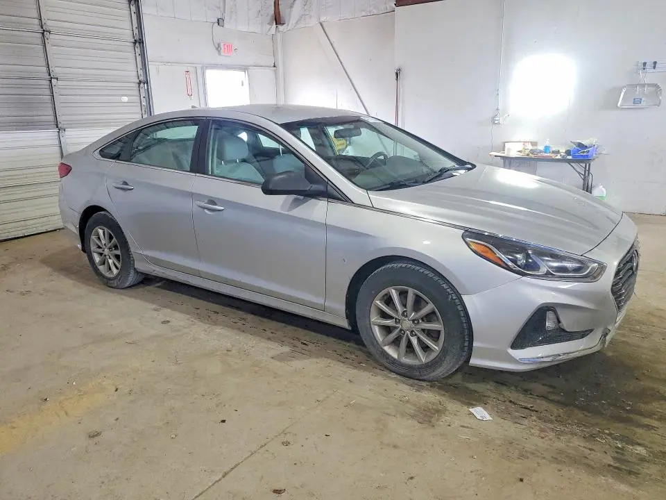 2018 HYUNDAI SONATA SE  