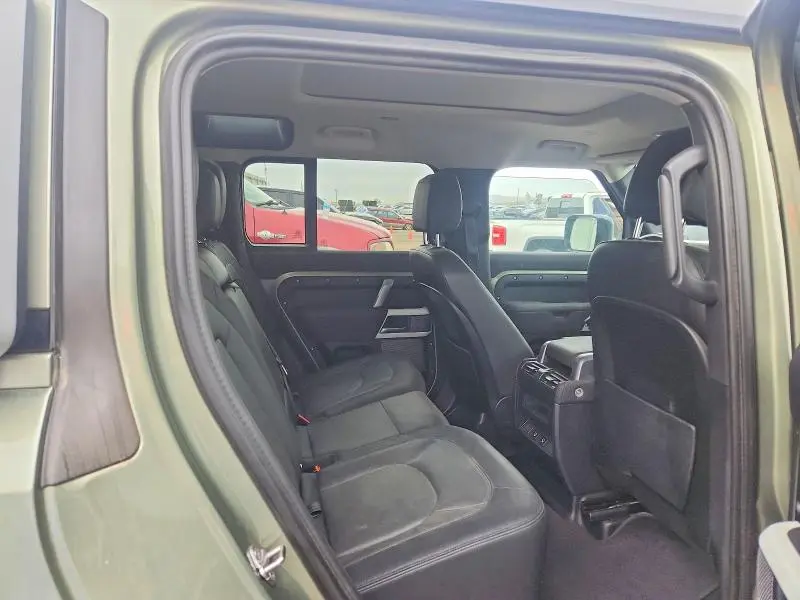 2023 LAND ROVER DEFENDER 110 X-DYNAMIC SE  