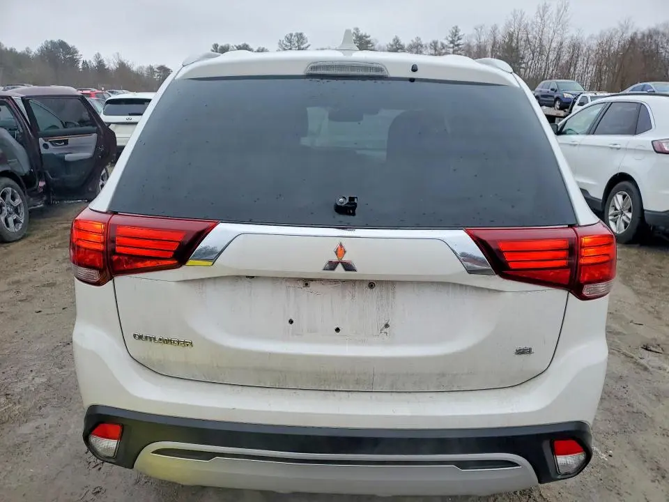 2020 MITSUBISHI OUTLANDER SE  