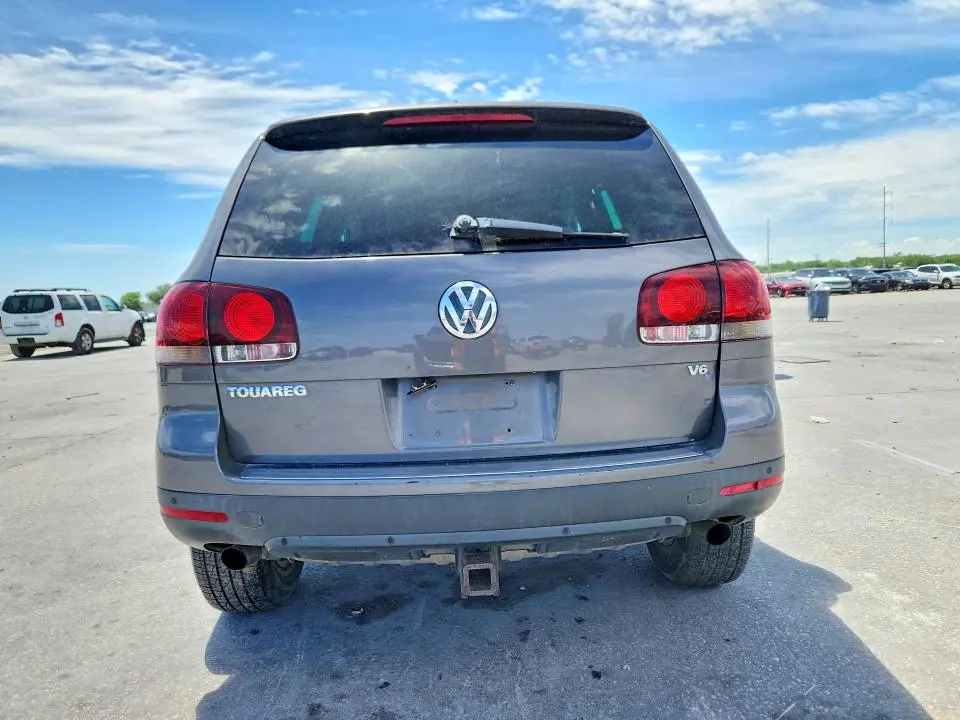 2010 VOLKSWAGEN TOUAREG V6  
