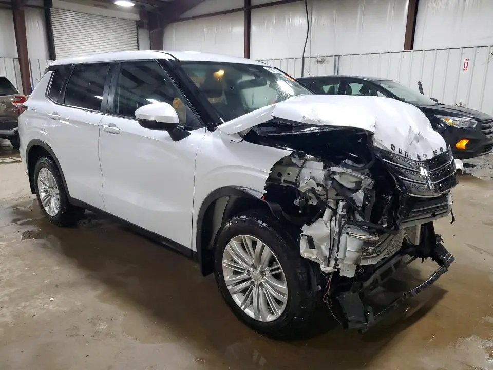2024 MITSUBISHI OUTLANDER ES  
