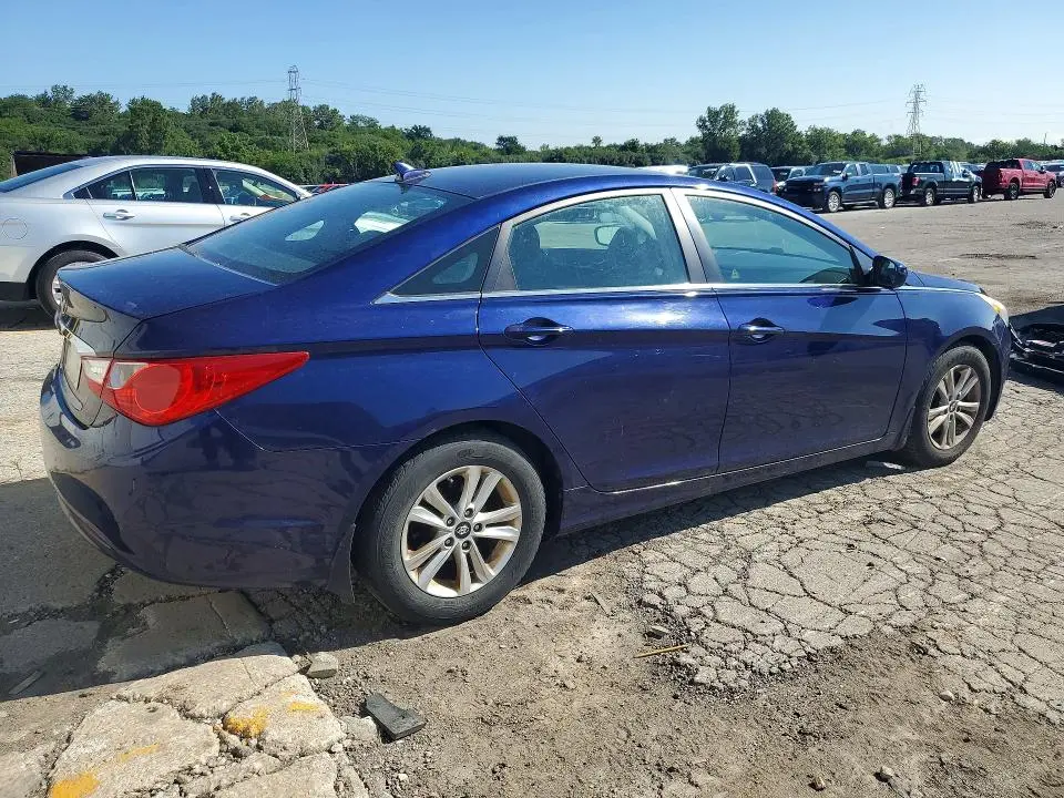 2011 HYUNDAI SONATA GLS  