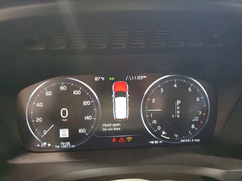 2020 VOLVO XC90 T6 MOMENTUM  
