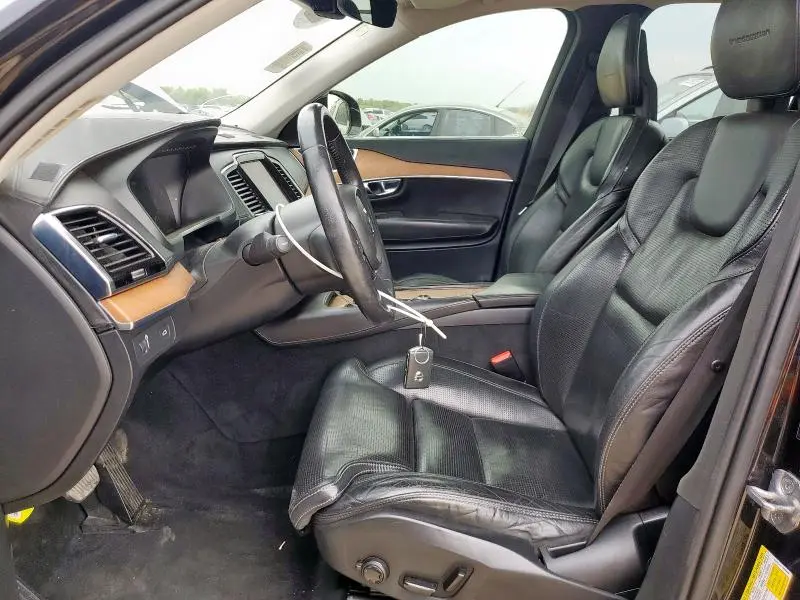 2016 VOLVO XC90 T6  