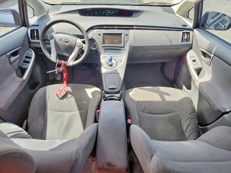 2010 TOYOTA PRIUS III  