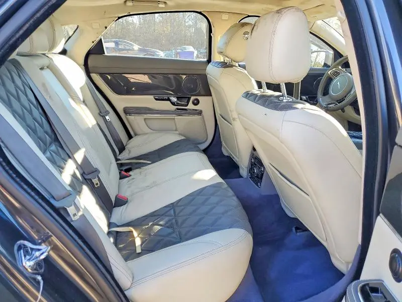 2012 JAGUAR XJ   