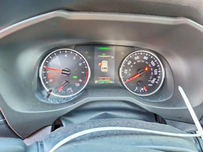 2019 TOYOTA RAV4 XLE  