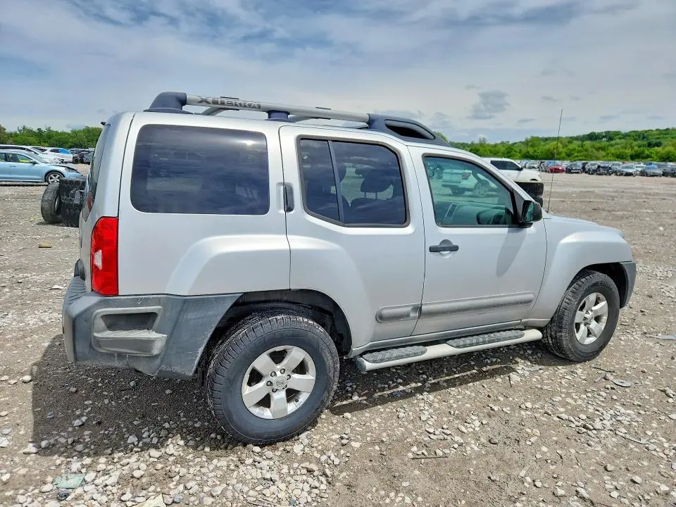 2011 NISSAN XTERRA X  