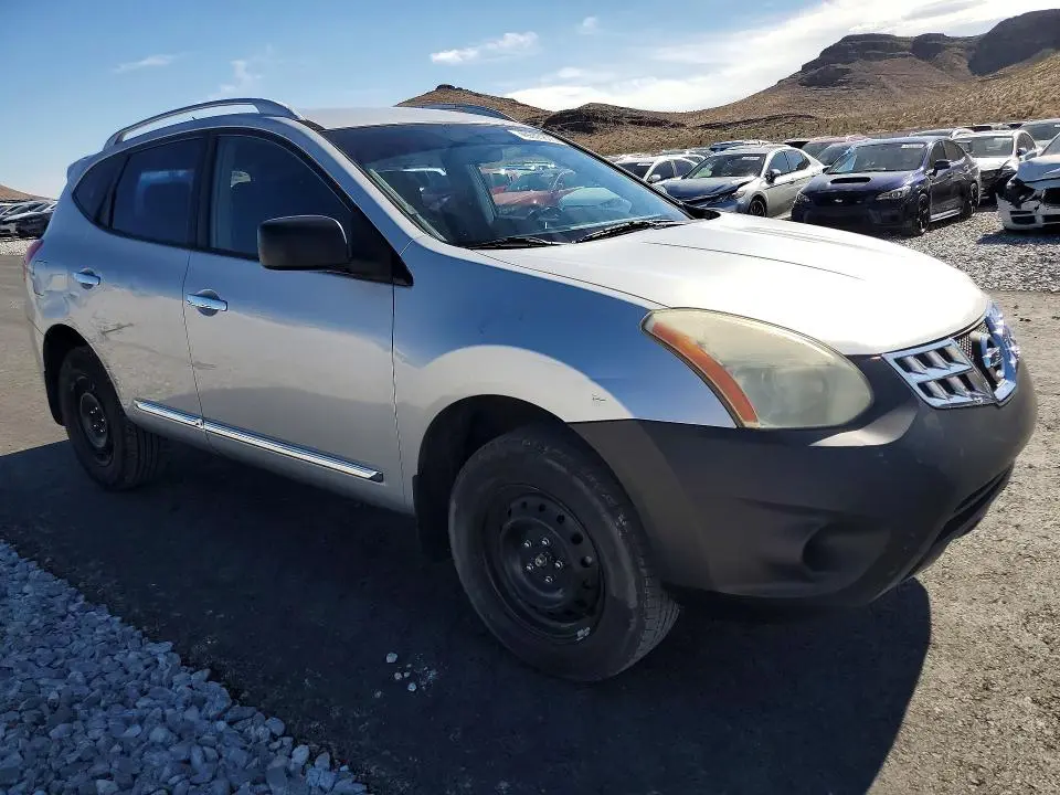 2013 NISSAN ROGUE S  