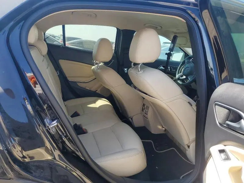 2020 MERCEDES-BENZ GLA 250  