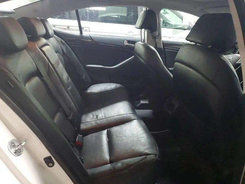 2016 KIA CADENZA LUXURY  