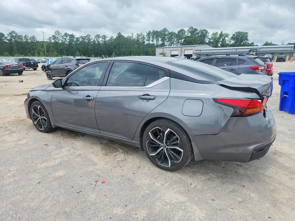 2024 NISSAN ALTIMA SR  