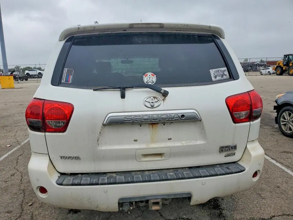 2010 TOYOTA SEQUOIA PLATINUM  
