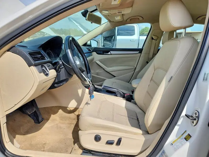 2014 VOLKSWAGEN PASSAT S  