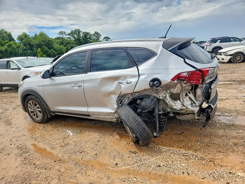 2016 HYUNDAI TUCSON SE  