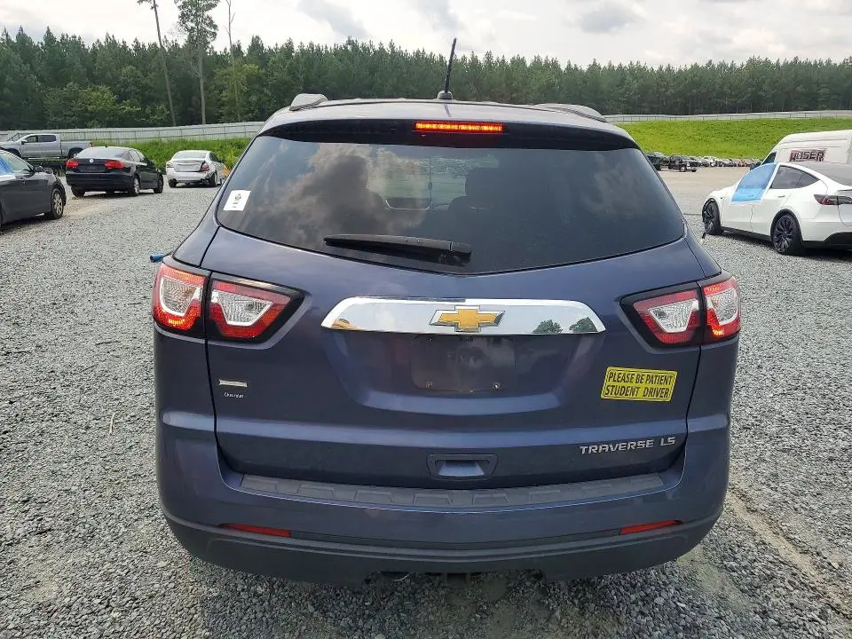 2014 CHEVROLET TRAVERSE LS  