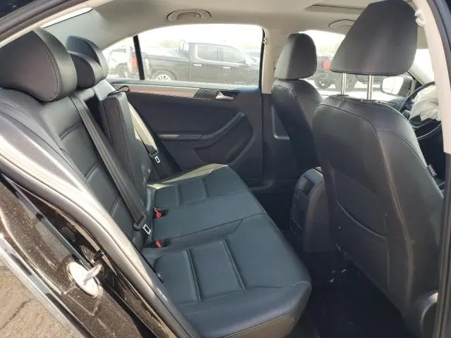 2018 VOLKSWAGEN JETTA SE  