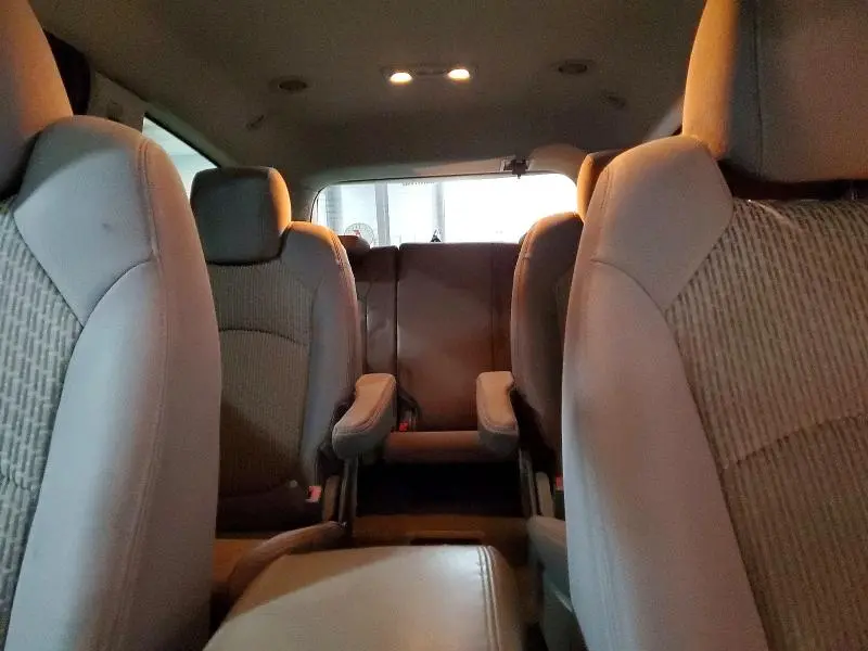 2010 CHEVROLET TRAVERSE LT  