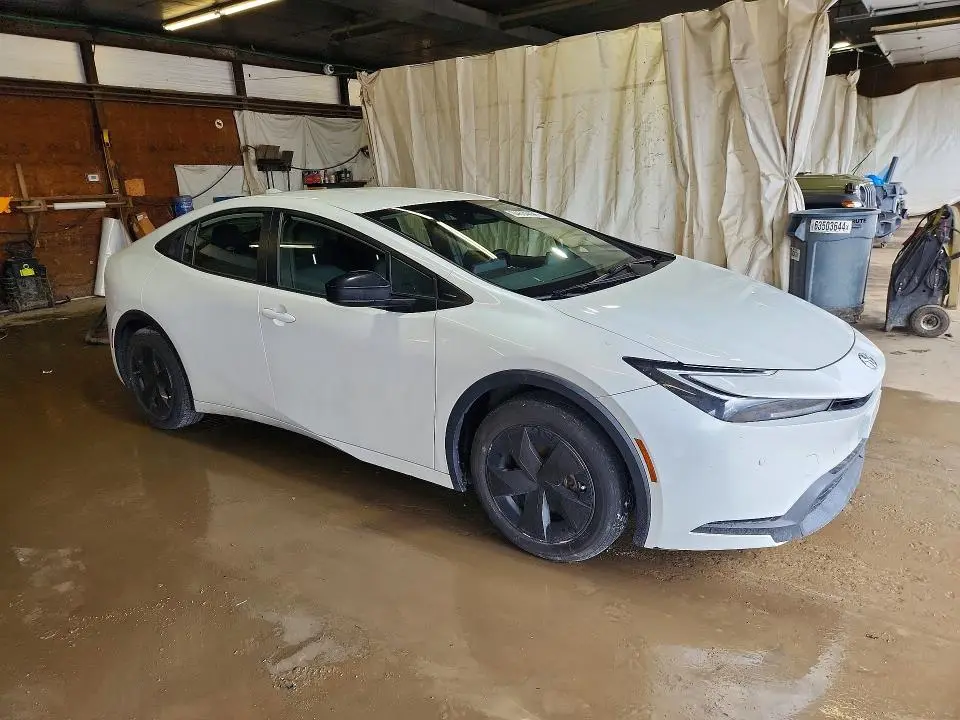 2023 TOYOTA PRIUS LE  