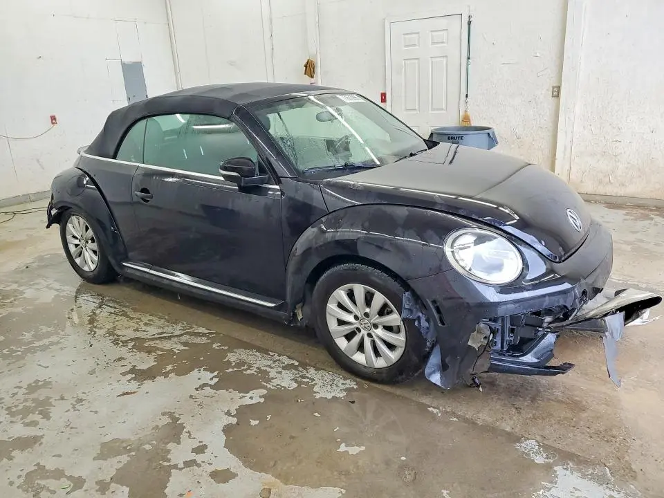 2018 VOLKSWAGEN BEETLE S  
