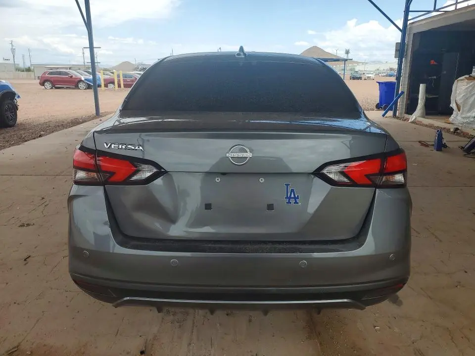 2025 NISSAN VERSA SV  