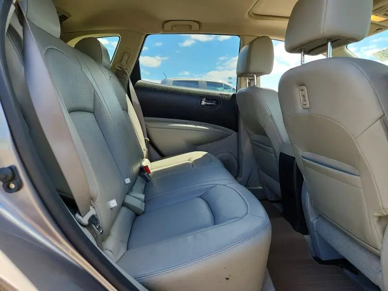 2010 NISSAN ROGUE S  