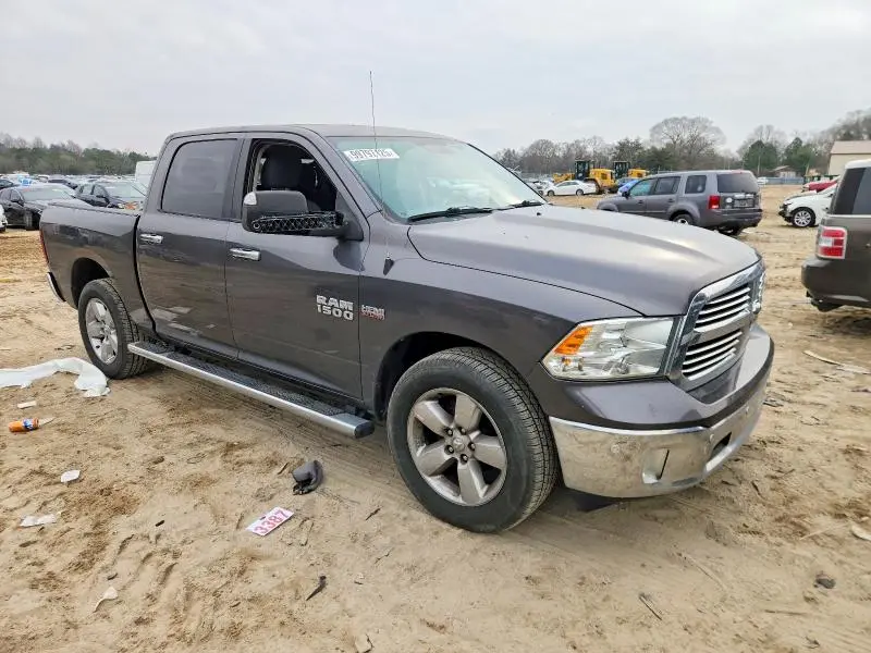2017 RAM 1500 SLT  