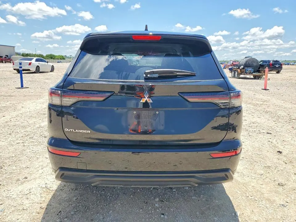 2025 MITSUBISHI OUTLANDER   
