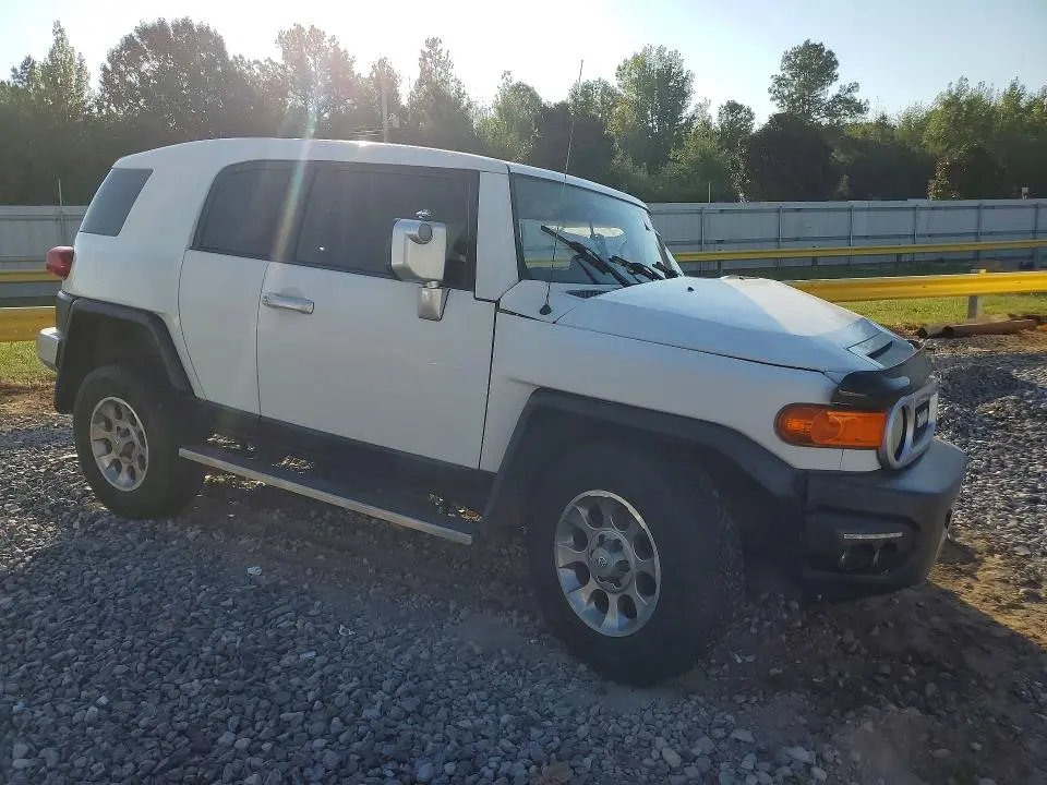 2013 TOYOTA FJ CRUISER BASE  
