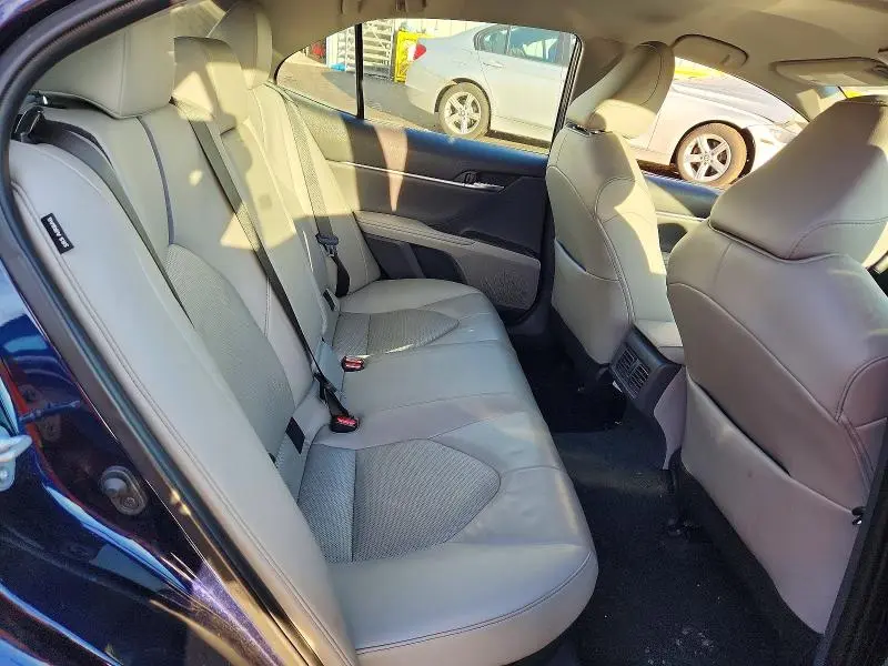 2022 TOYOTA CAMRY XLE  