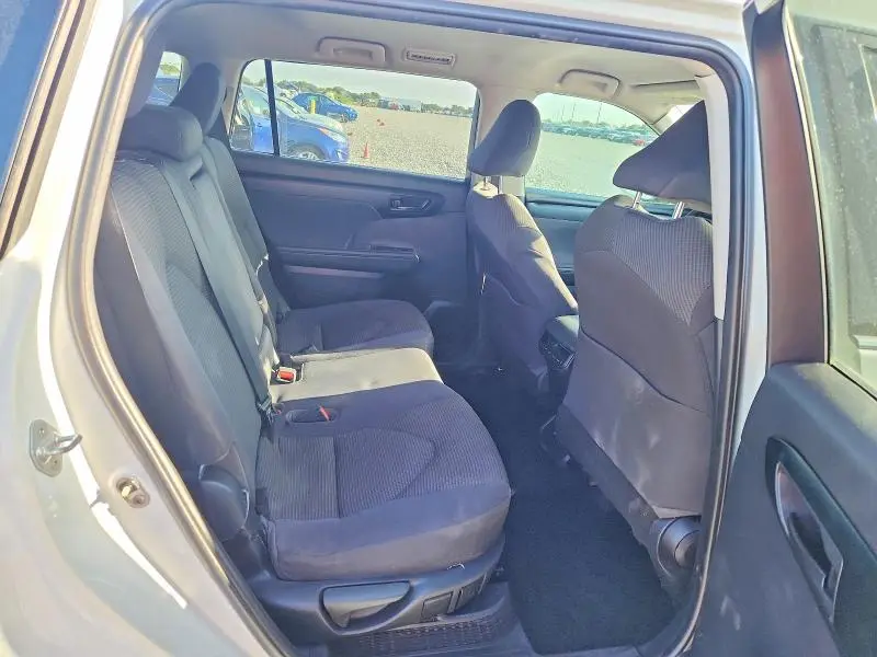 2020 TOYOTA HIGHLANDER HYBRID LE  