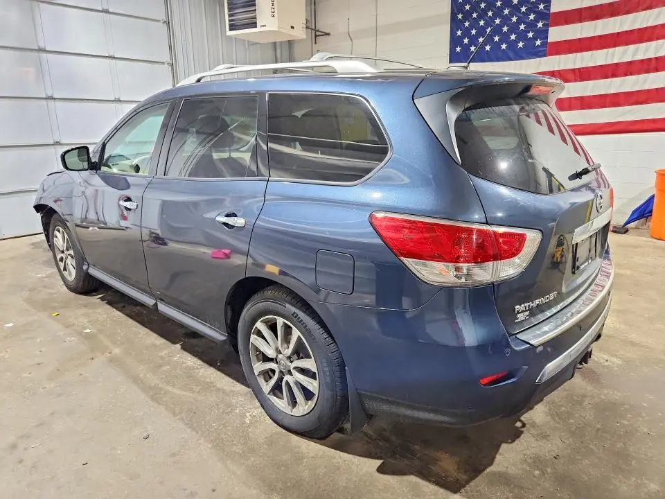 2016 NISSAN PATHFINDER SV  