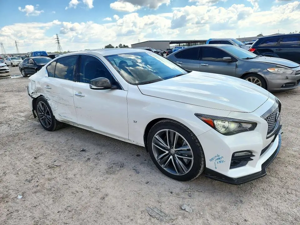 2015 INFINITI Q50 SPORT  