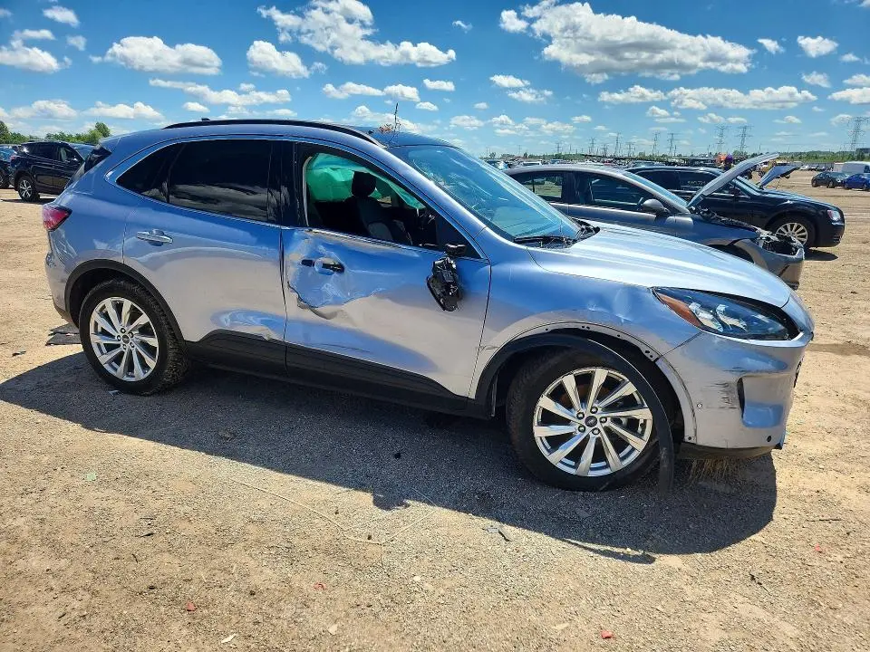 2022 FORD ESCAPE TITANIUM  
