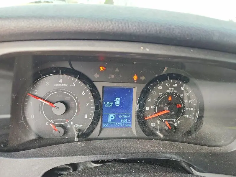 2016 TOYOTA SIENNA LE  