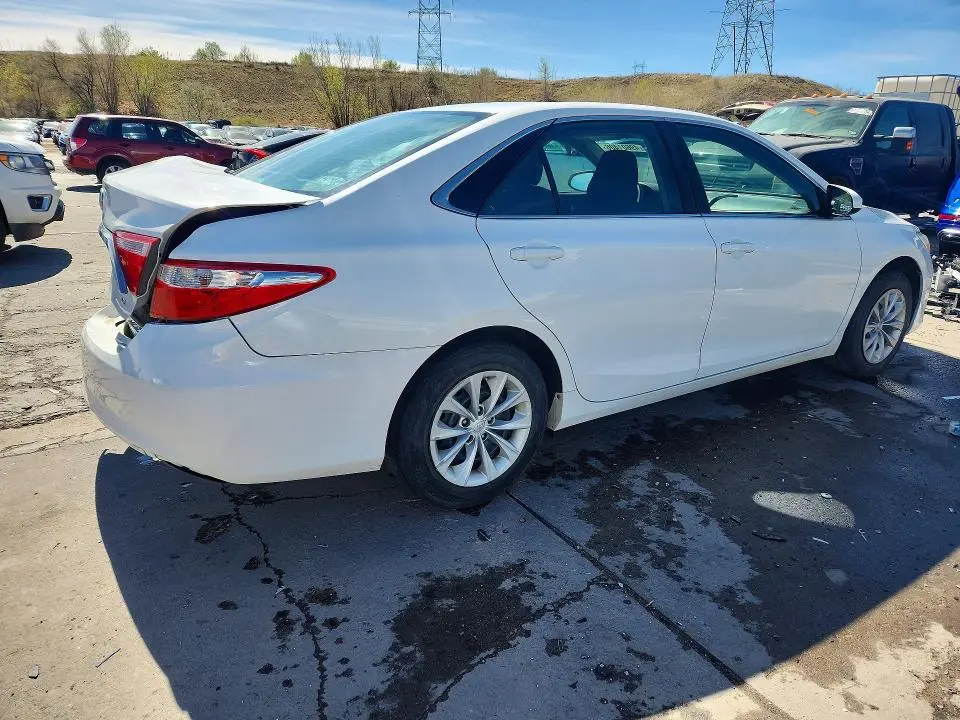 2015 TOYOTA CAMRY LE  