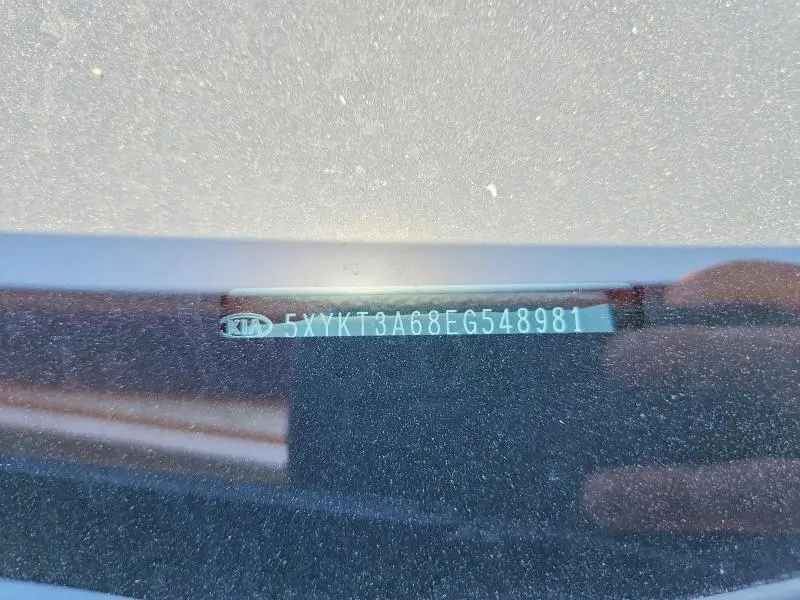 2014 KIA SORENTO LX  