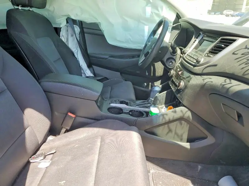 2017 HYUNDAI TUCSON SE  