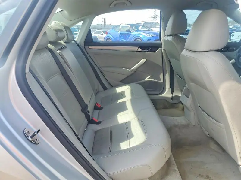 2014 VOLKSWAGEN PASSAT S  