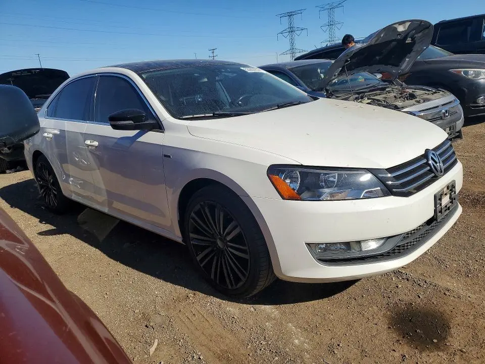 2014 VOLKSWAGEN PASSAT SE  